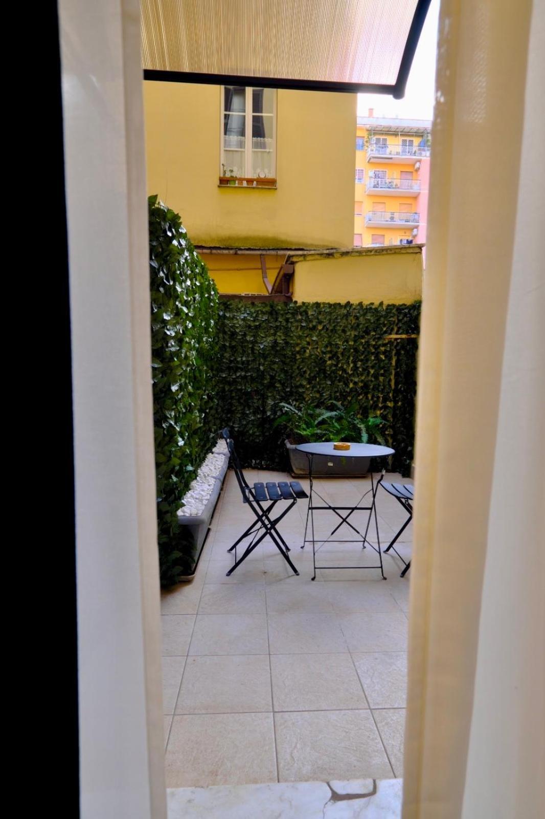 Eterna Suites Roma Esterno foto